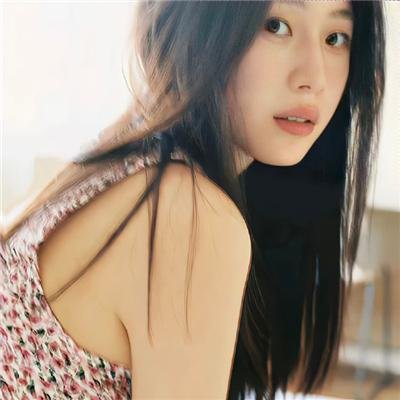 弱比少男闯女校